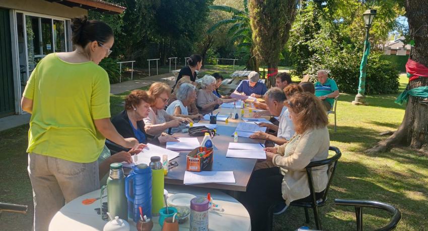 Disfrutando nuestro  bello Parque, realizando actividades de repostería, acompañados por Laura