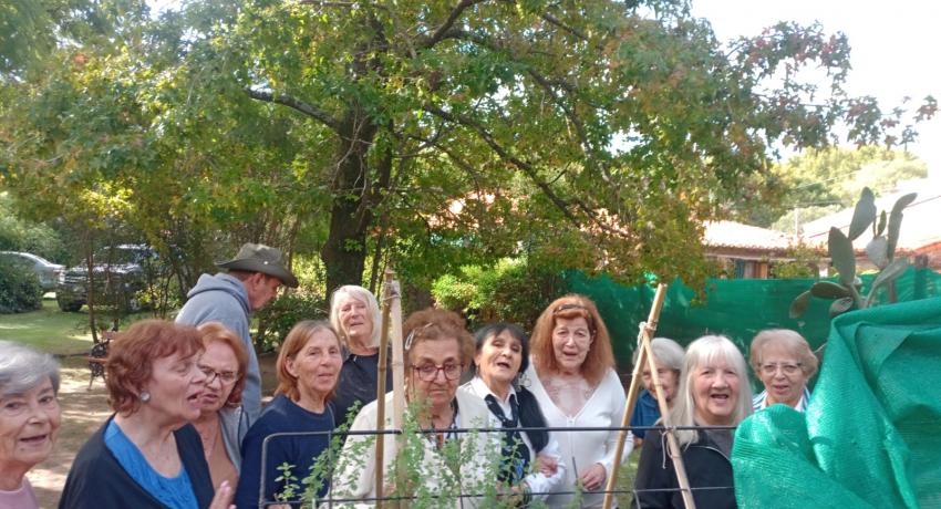 Taller de Huerta y Jardinería Con Daniela nuestra Psicóloga Social
